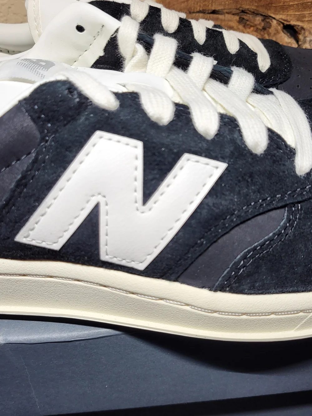 *NEW* New Balance T500 Low Suede Sneaker Black/White Size Men's 9 Women's 10.5